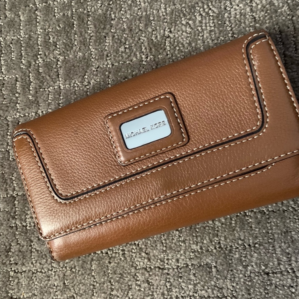 Michael kors wallet